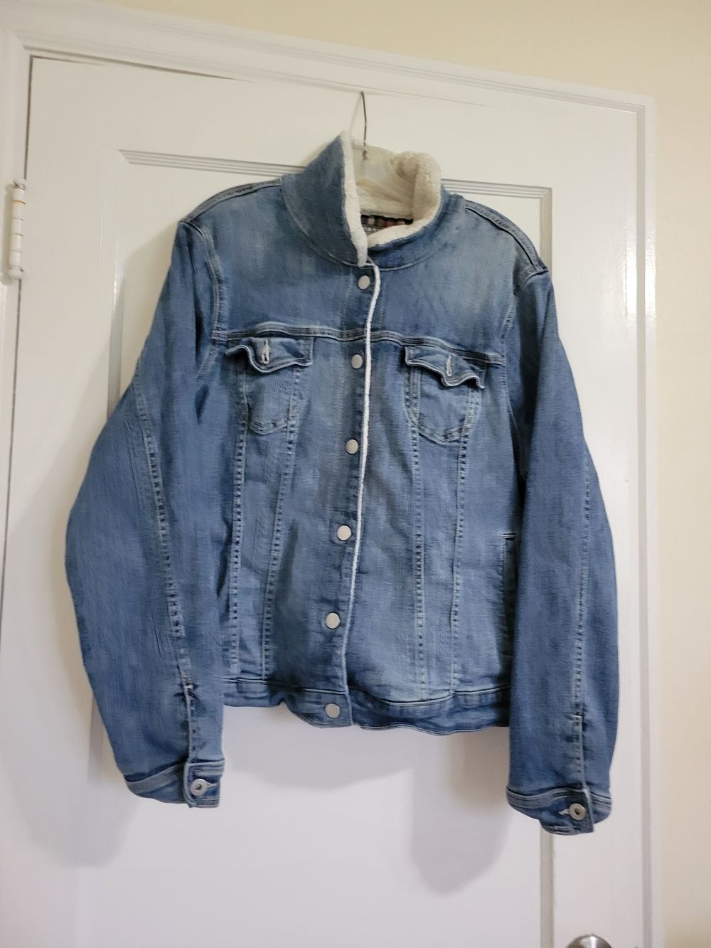 Denim Faux Fur Trim Trucker Jacket Medium Wash Torrid Size 3X